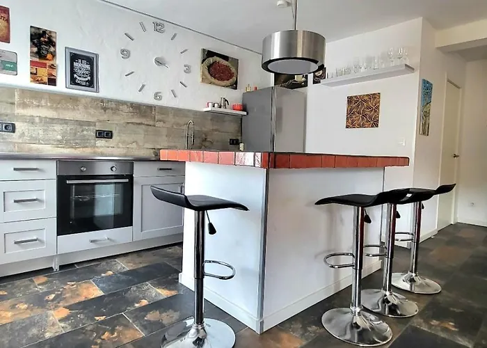 Cosy 2 Bedroom Apartment On 5 Floor With Balcony In The Centre Of Denia Near The Playa- Spain